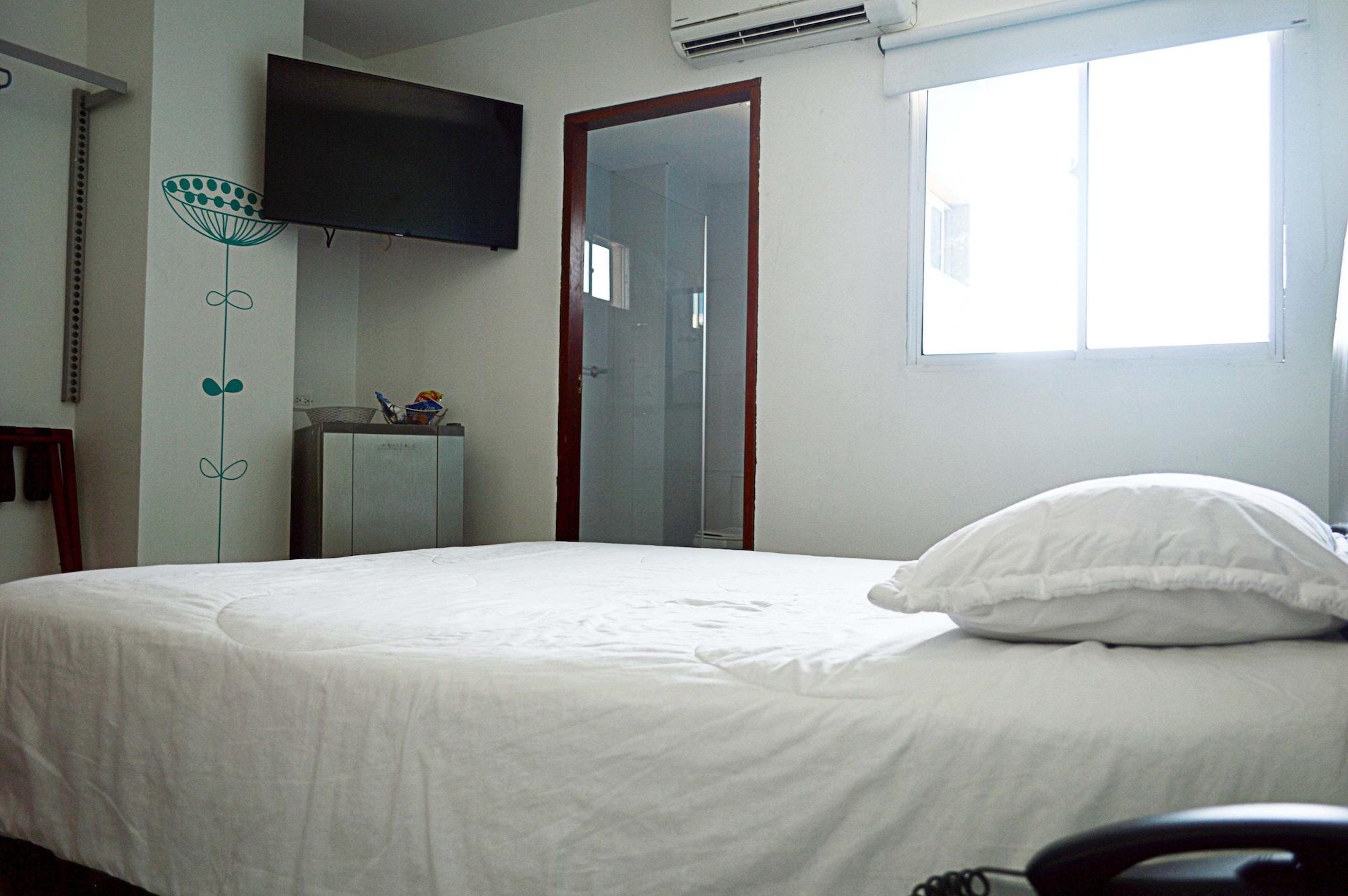 Hotel Intersuites 3*