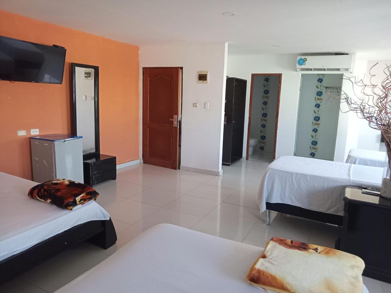 Intersuites Hotel 3*